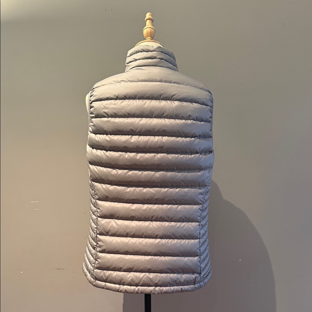 Patagonia Women’s Down Sweater Vest Size L - Picture 2 of 6
